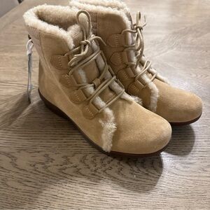 Revitalign Women's Orthotic Park City Suede Lace Up Boots 8B